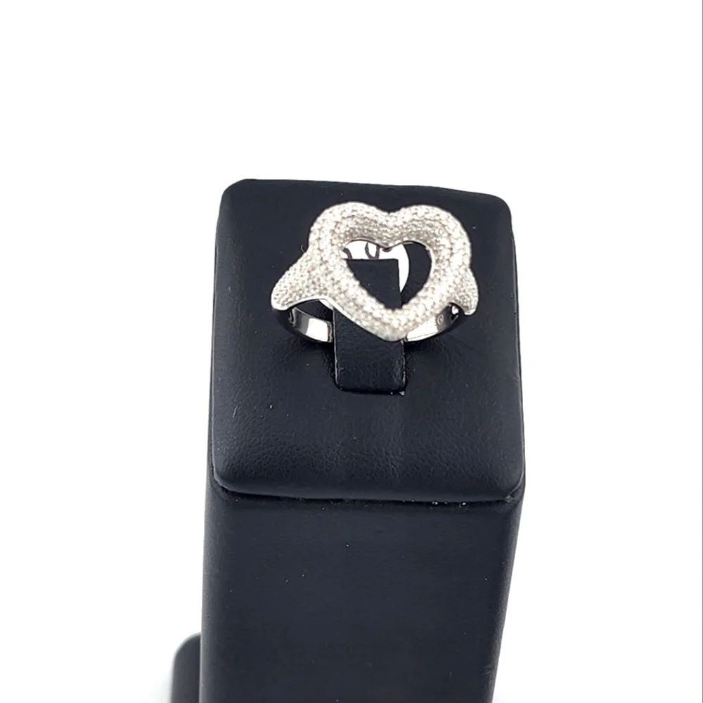 Elegant 925 Sterling Silver Heart Ring – Polished & Chic Design - Picture 4 of 11